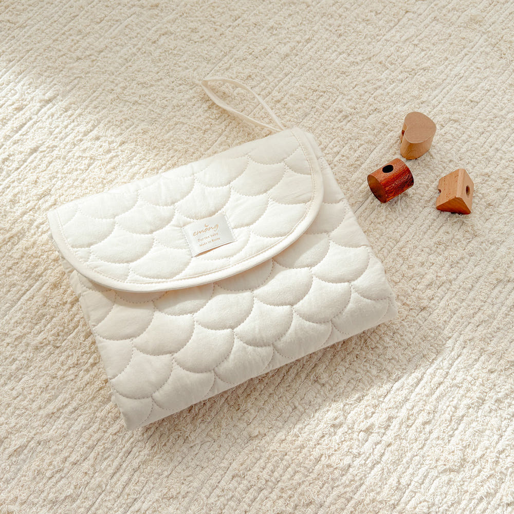 Emong Twall de Joie Portable Diaper Changing Pad Mat