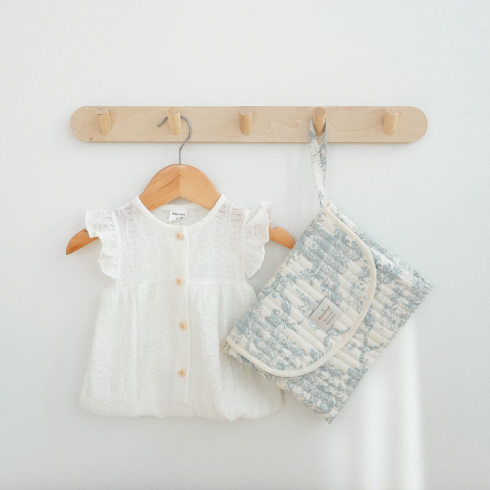 Emong Twall de Joie Portable Diaper Changing Pad Mat