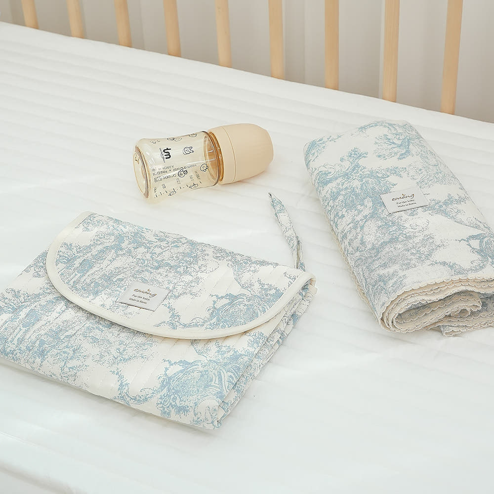 Emong Twall de Joie Portable Diaper Changing Pad Mat
